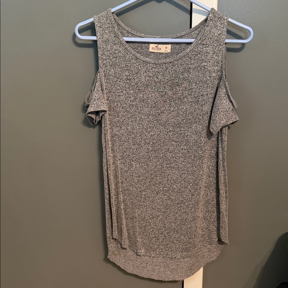 Womens Hollister cold shoulder t-shirt